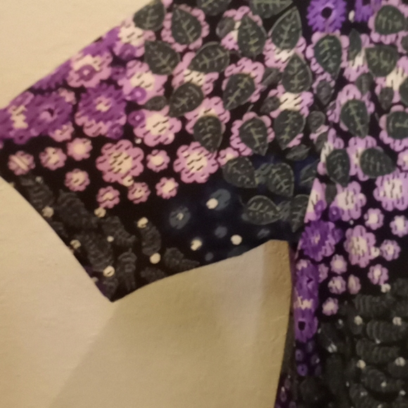 LulaRoe Floral Print Perfect T Tunic Top - Picture 6 of 14